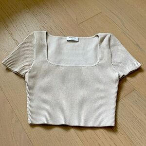NWOT Aritzia Babaton Sculpt Knit Top